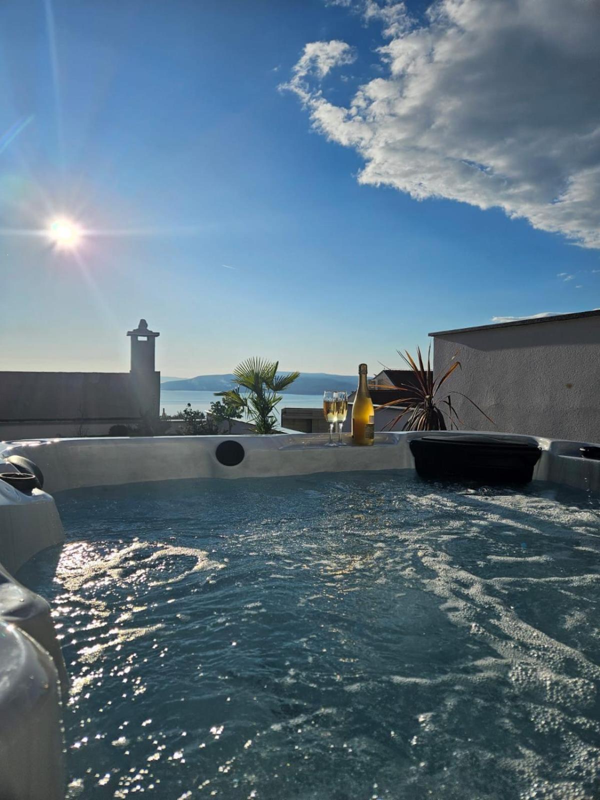 Apartman Koko With Private Jacuzzi Makarska Exteriör bild