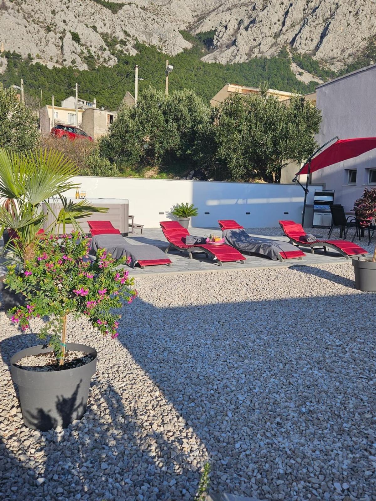 Apartman Koko With Private Jacuzzi Makarska Exteriör bild