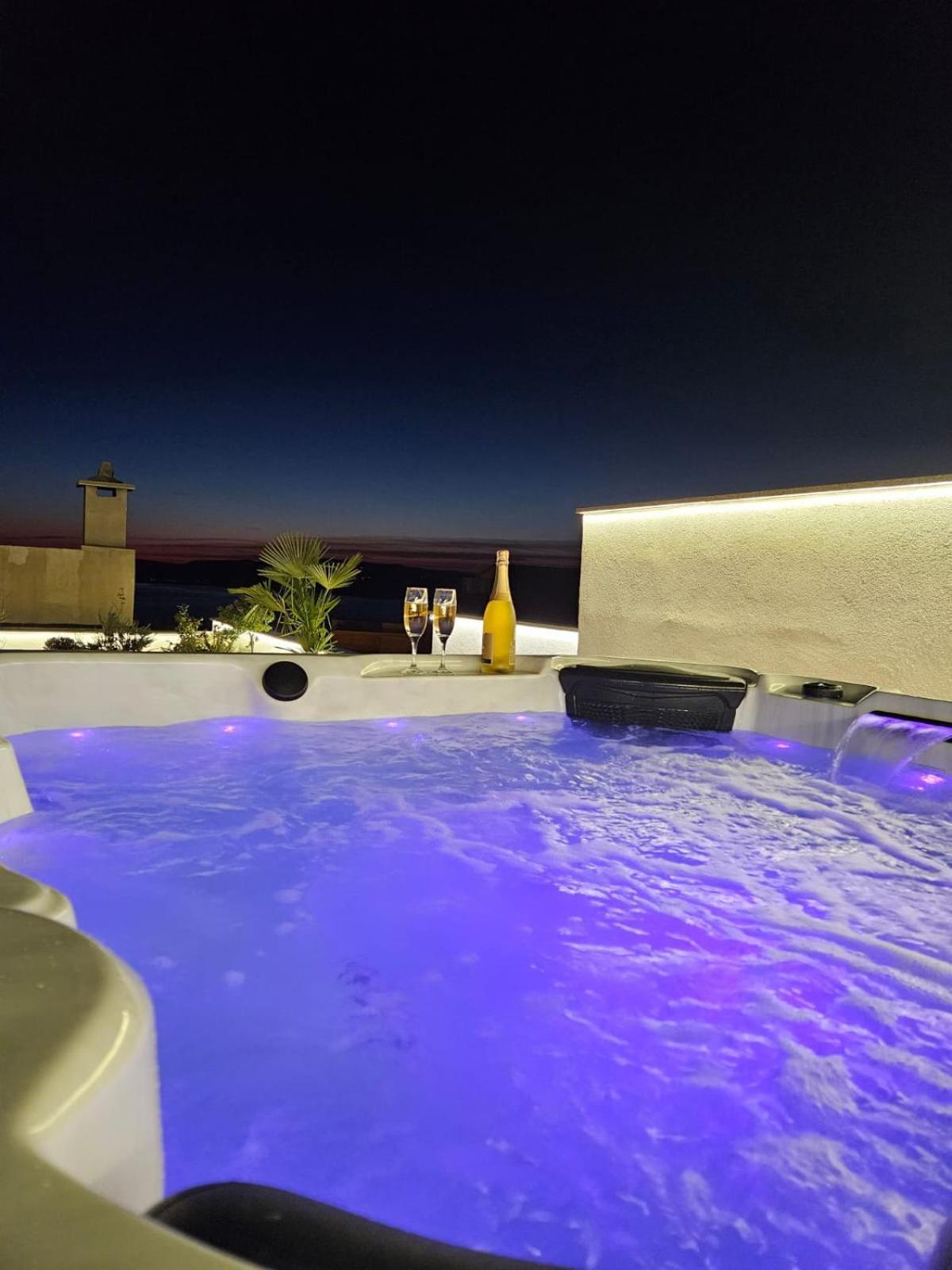 Apartman Koko With Private Jacuzzi Makarska Exteriör bild