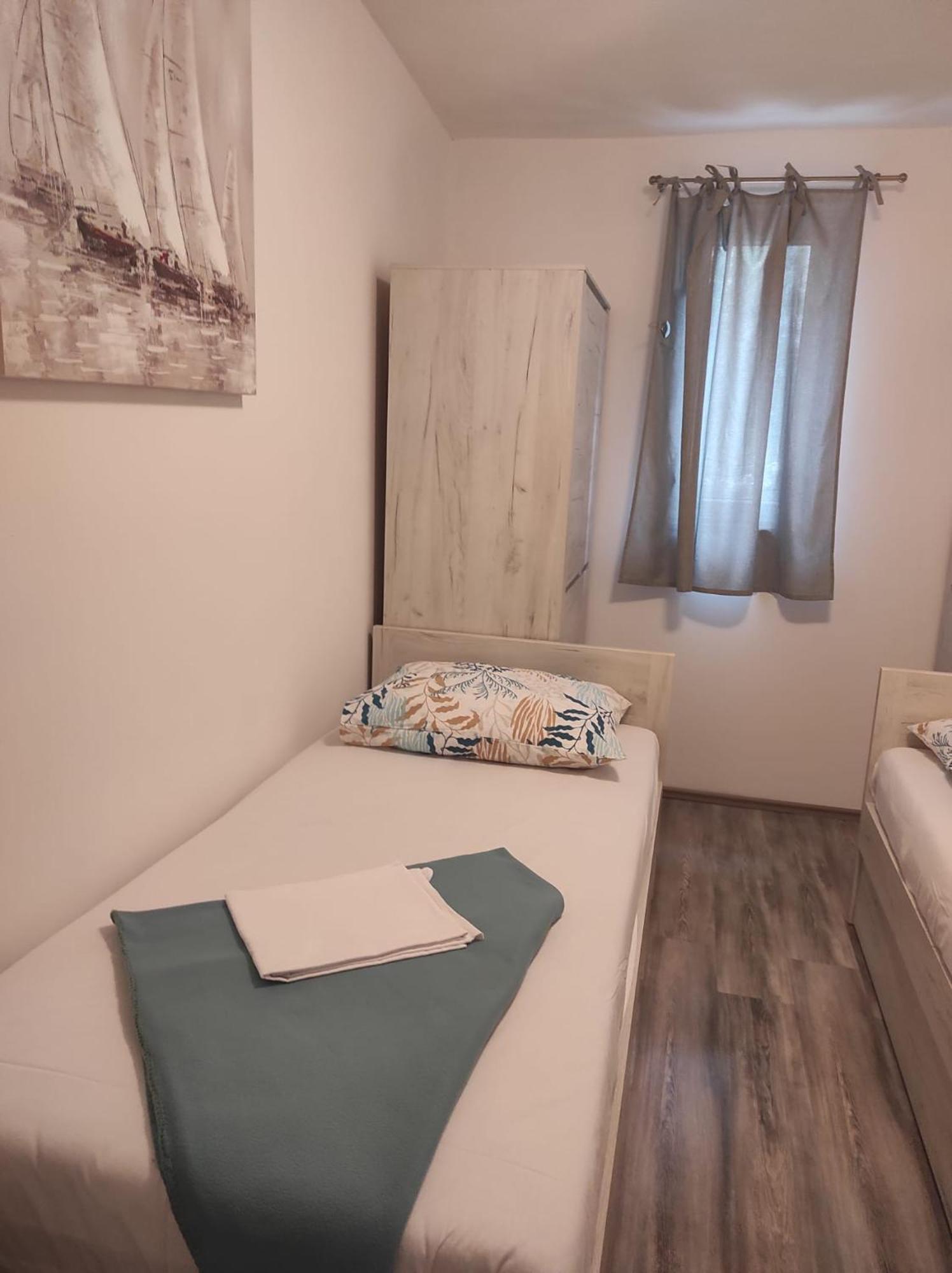 Apartman Koko With Private Jacuzzi Makarska Exteriör bild