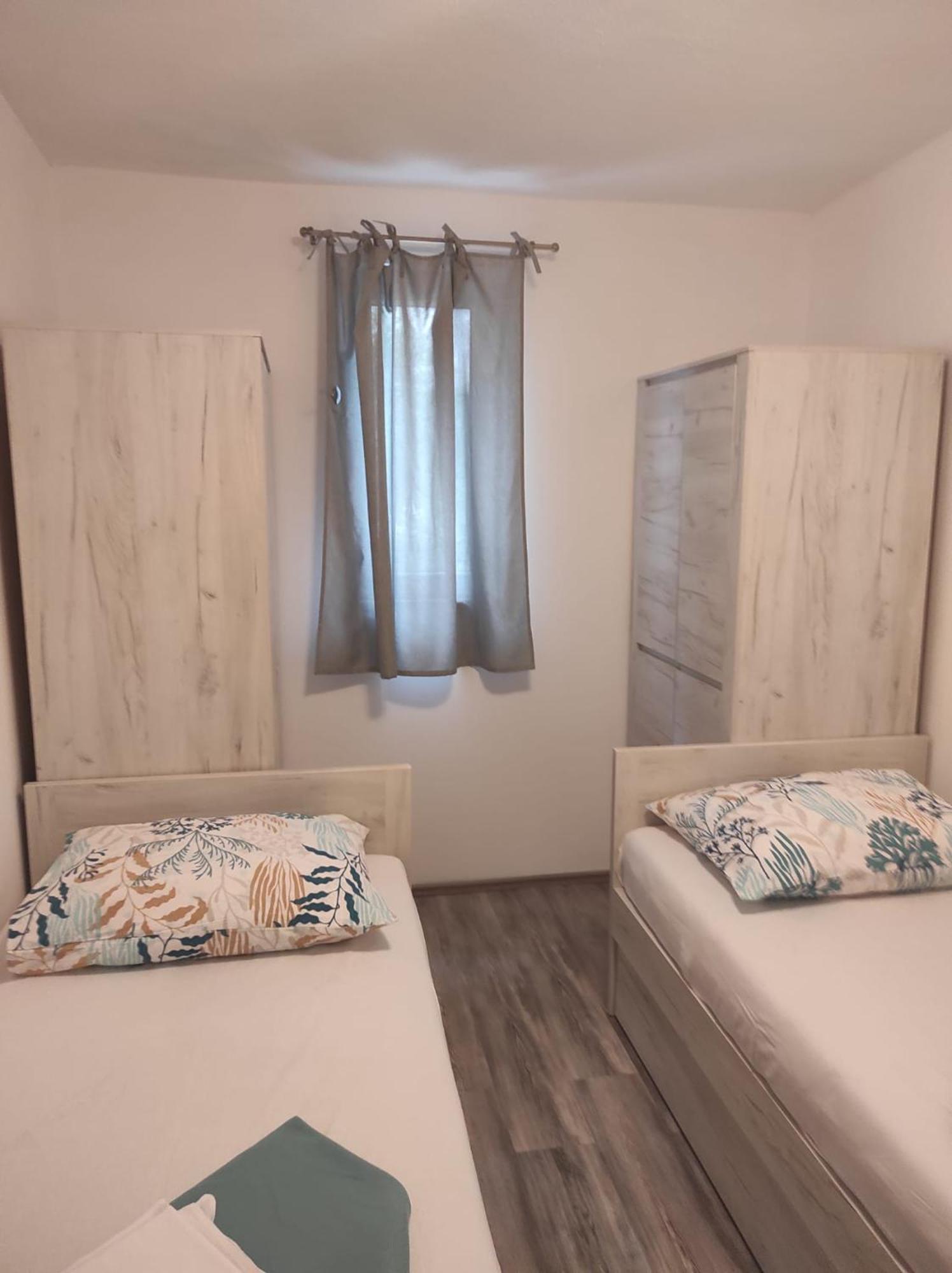 Apartman Koko With Private Jacuzzi Makarska Exteriör bild