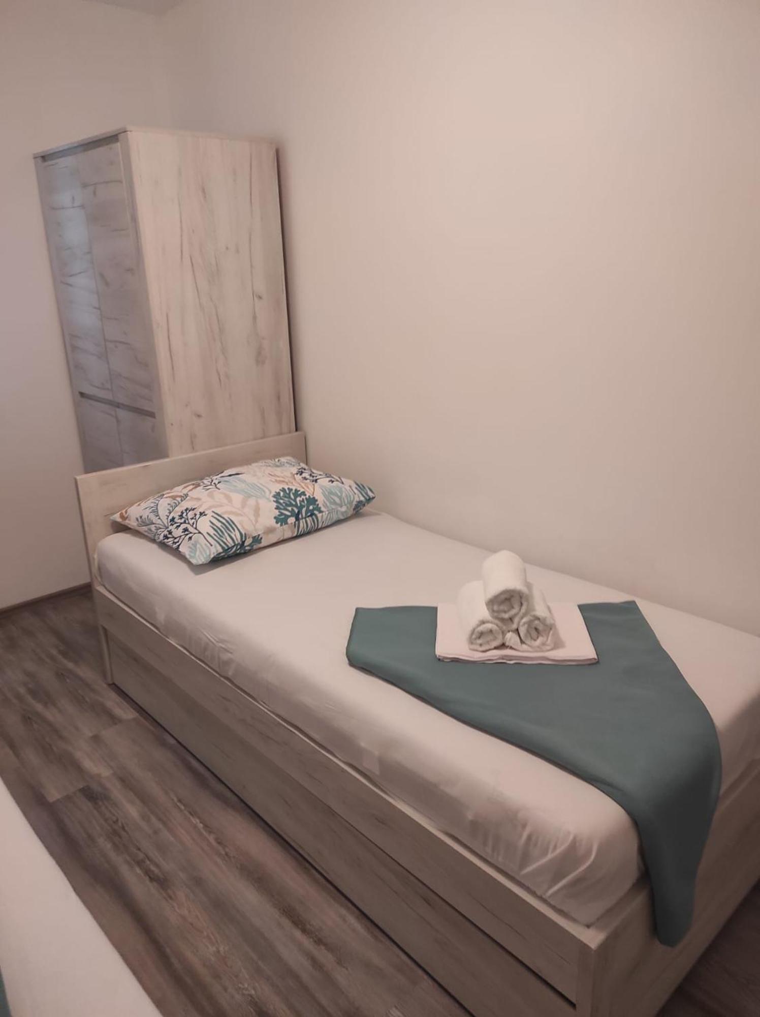 Apartman Koko With Private Jacuzzi Makarska Exteriör bild