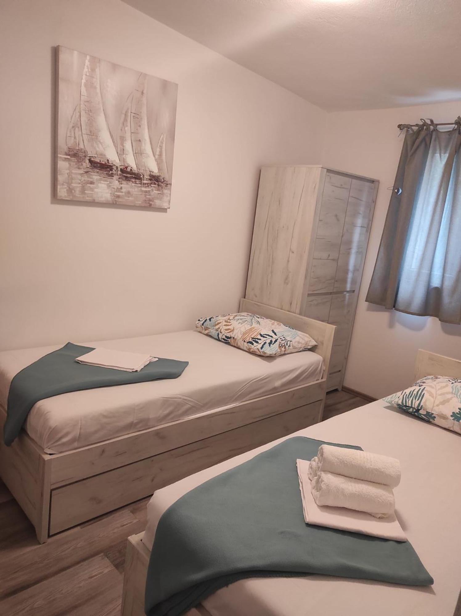 Apartman Koko With Private Jacuzzi Makarska Exteriör bild