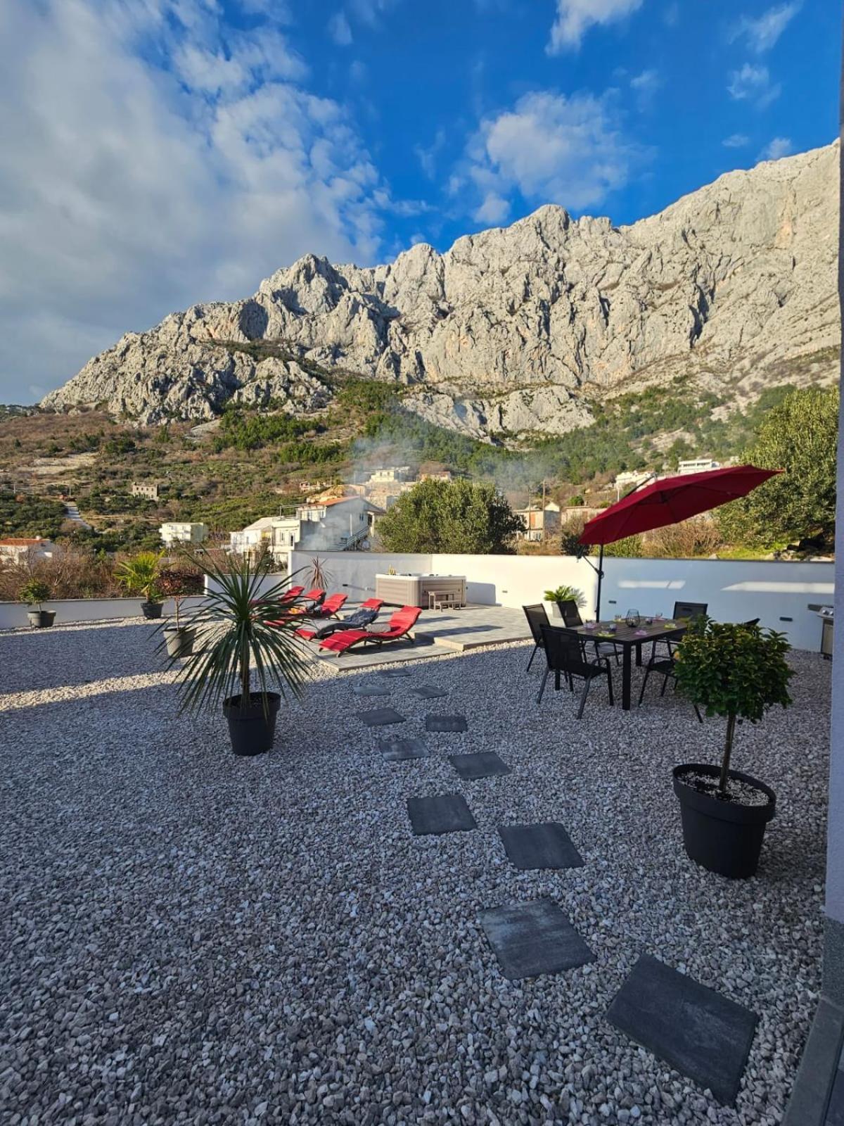 Apartman Koko With Private Jacuzzi Makarska Exteriör bild