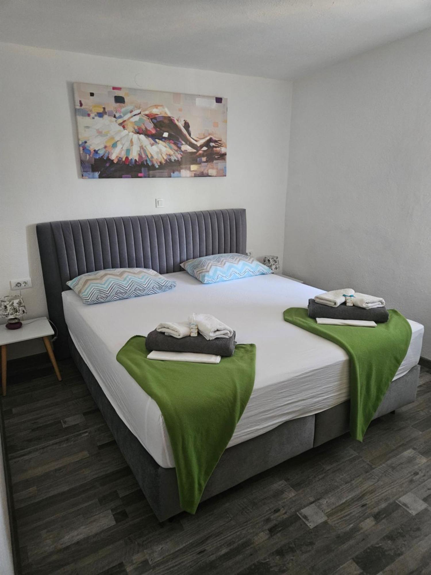 Apartman Koko With Private Jacuzzi Makarska Exteriör bild