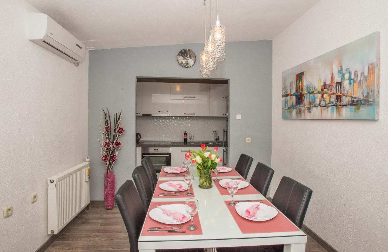 Apartman Koko With Private Jacuzzi Makarska Exteriör bild